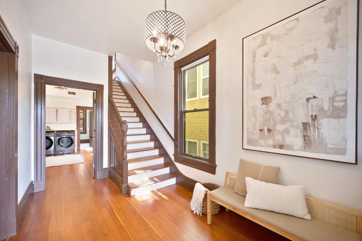 Detail Gallery Image 6 of 40 For 1111 U St, Sacramento,  CA 95818 - 4 Beds | 3/1 Baths