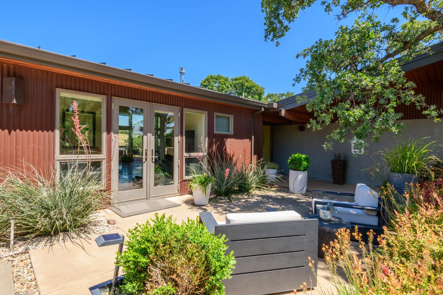 Detail Gallery Image 14 of 99 For 26000 Venada Dr, Winters,  CA 95694 - 5 Beds | 4/1 Baths