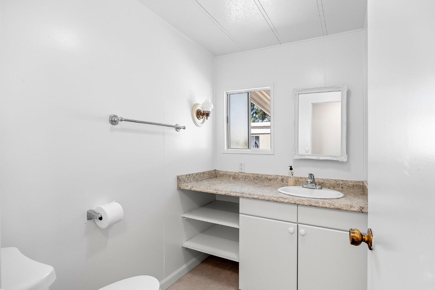 Detail Gallery Image 17 of 25 For 14 Leisureville Circle, Woodland,  CA 95776 - 2 Beds | 2 Baths