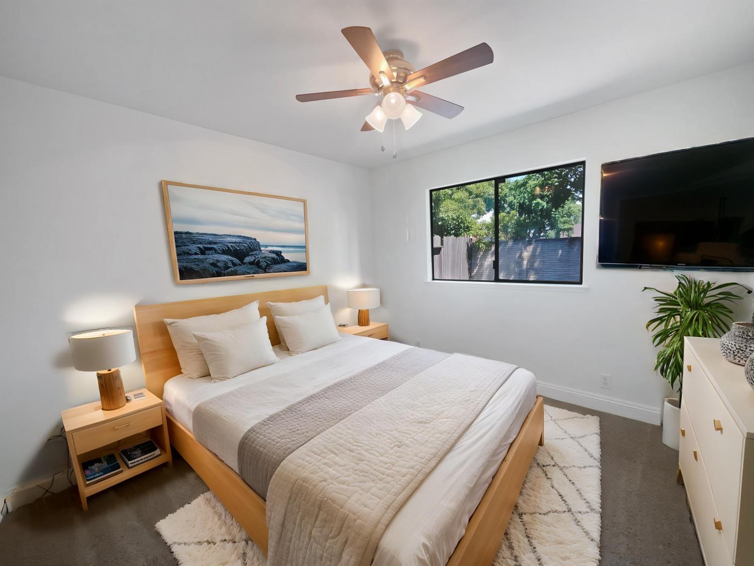 Detail Gallery Image 4 of 22 For 1465 E Hidalgo Cir #E,  Roseville,  CA 95747 - 3 Beds | 2 Baths