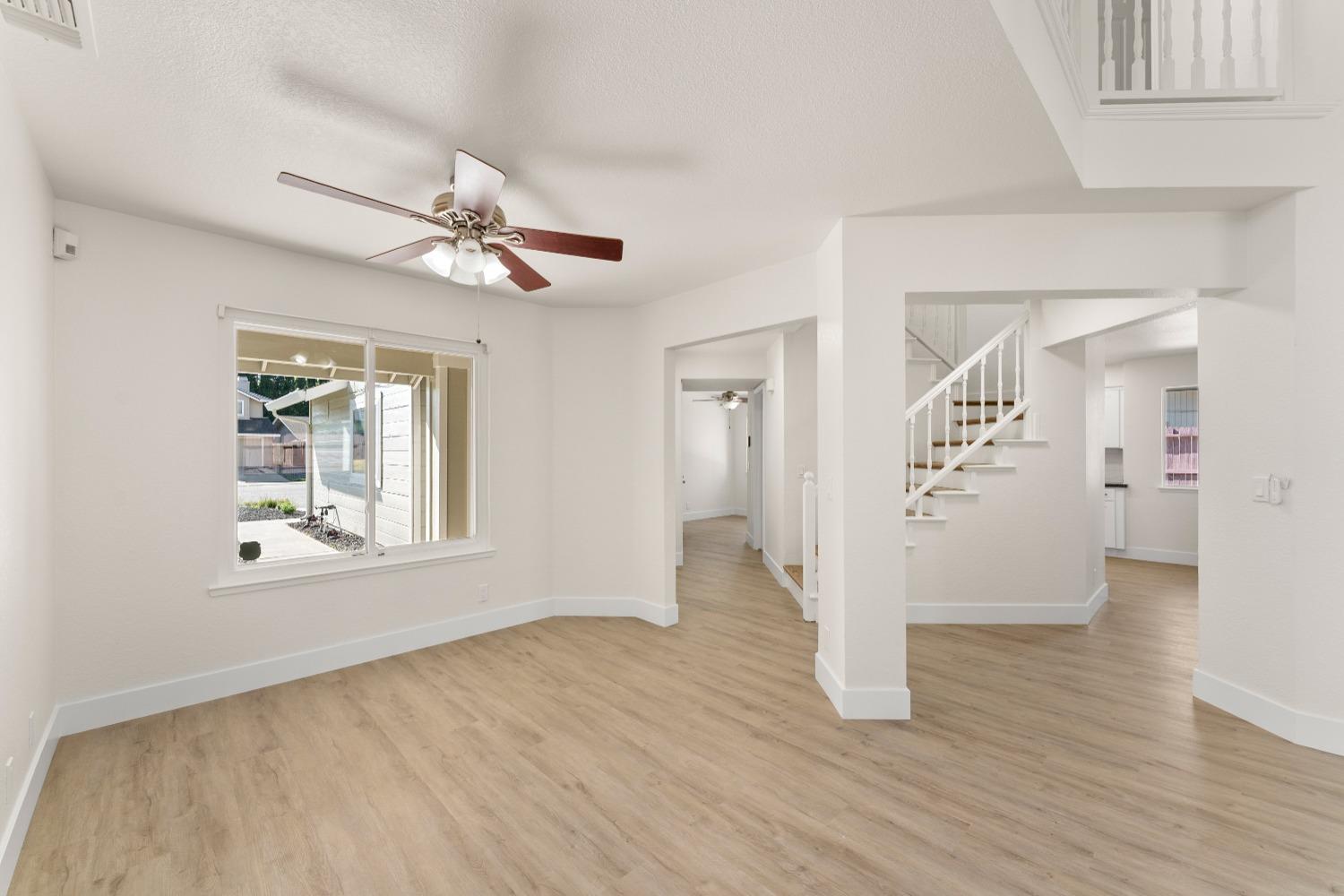 Detail Gallery Image 13 of 65 For 8340 Cypress Lake Ct, Antelope,  CA 95843 - 4 Beds | 2/1 Baths