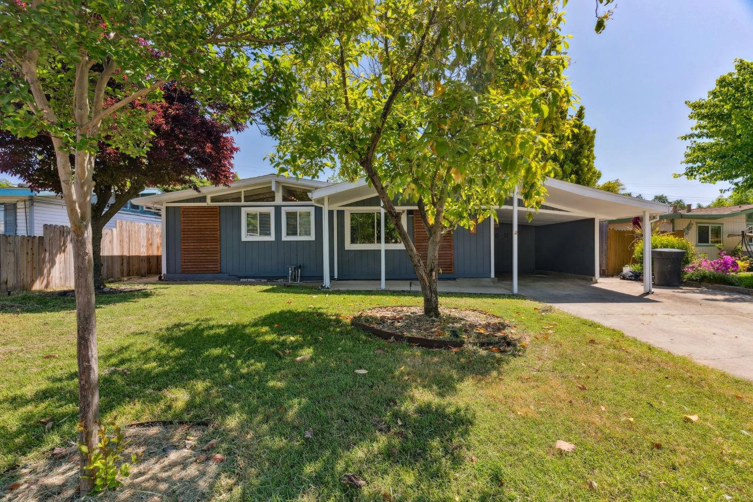 Detail Gallery Image 3 of 41 For 605 W Hampton Dr, Roseville,  CA 95678 - 4 Beds | 2 Baths
