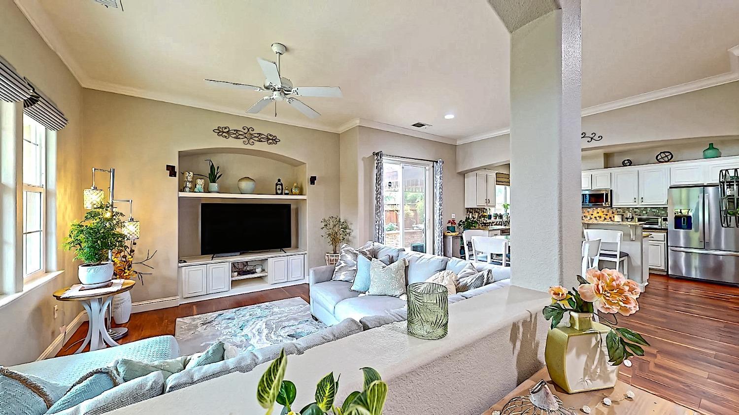 Detail Gallery Image 6 of 48 For 1281 Violet Way, Turlock,  CA 95382 - 3 Beds | 2/1 Baths