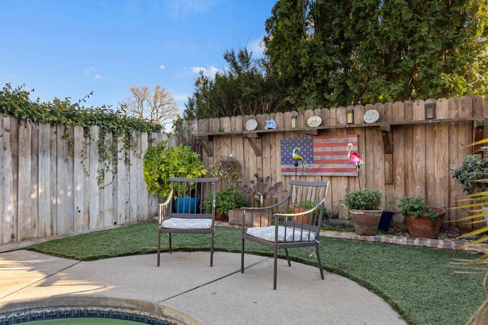 Detail Gallery Image 39 of 45 For 9524 Dunkerrin Way, Elk Grove,  CA 95758 - 3 Beds | 2 Baths