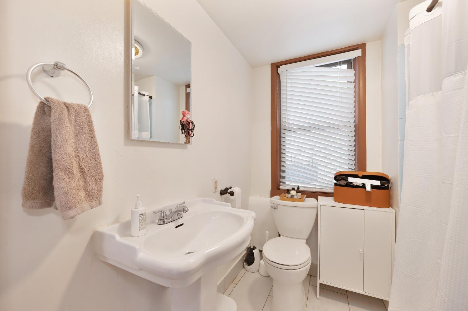 Detail Gallery Image 35 of 40 For 1111 U St, Sacramento,  CA 95818 - 4 Beds | 3/1 Baths