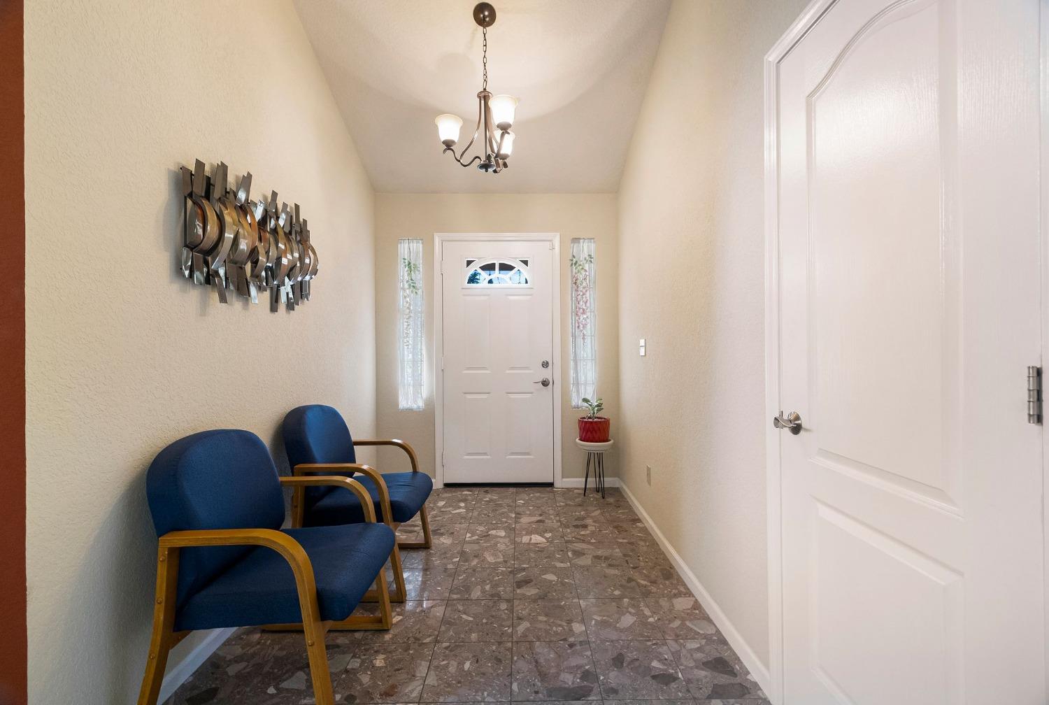Detail Gallery Image 10 of 74 For 2460 Stabler Ln, Yuba City,  CA 95993 - 3 Beds | 2 Baths