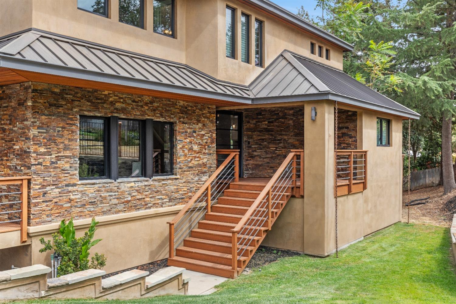 Detail Gallery Image 5 of 55 For 10008 River Oak Cir, Oakdale,  CA 95361 - 5 Beds | 3/1 Baths