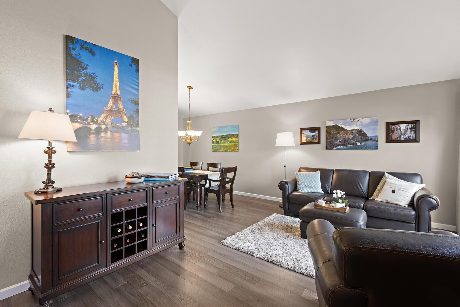 Detail Gallery Image 6 of 56 For 19 Green Mist Ct, Sacramento,  CA 95831 - 4 Beds | 3 Baths