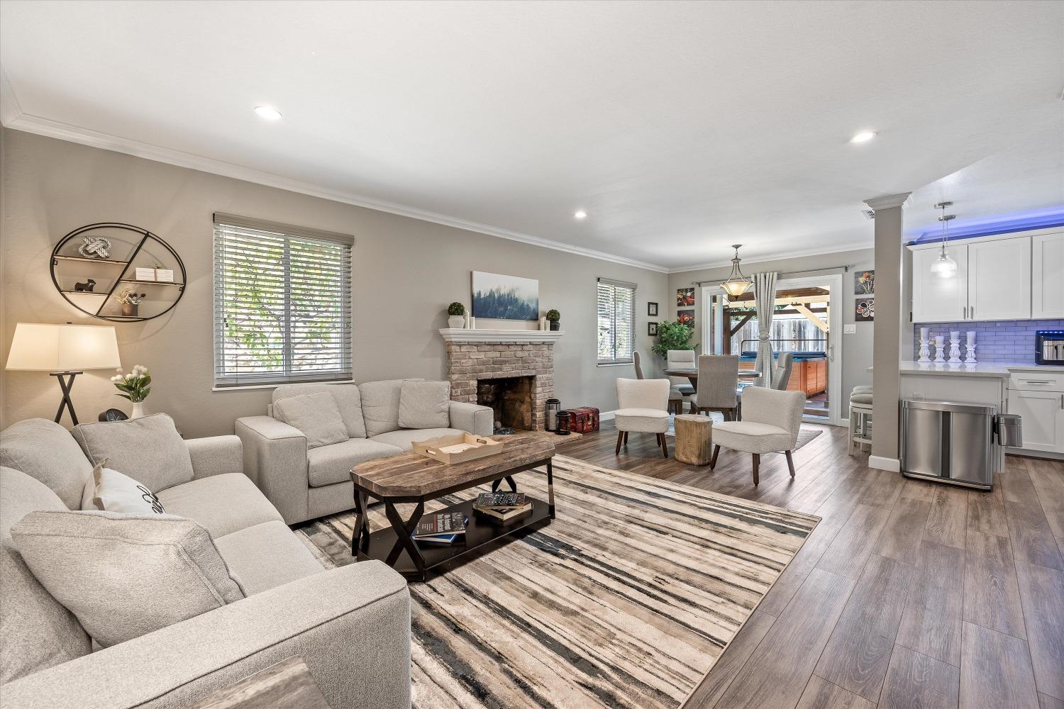 Detail Gallery Image 5 of 44 For 8175 Waikiki Dr, Fair Oaks,  CA 95628 - 4 Beds | 2 Baths