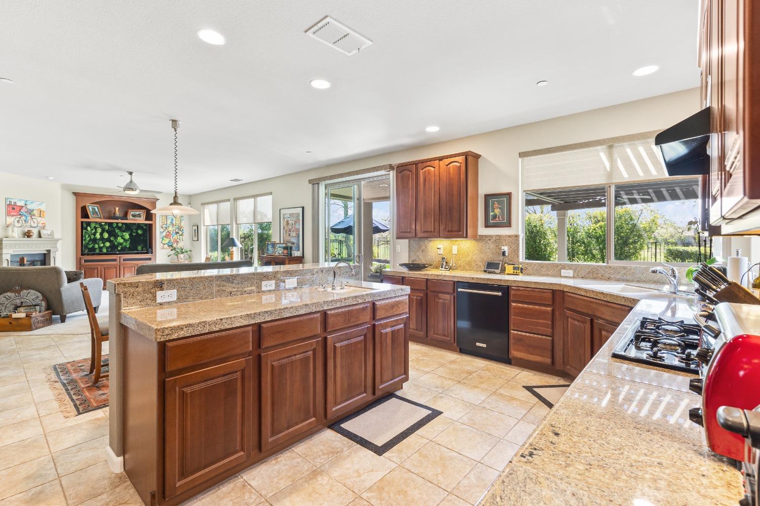 Detail Gallery Image 33 of 67 For 18190 Mallard St, Woodland,  CA 95695 - 5 Beds | 3 Baths