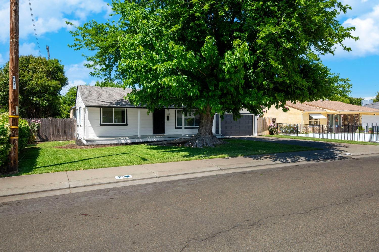 Detail Gallery Image 6 of 32 For 3037 W Monterey Ave, Stockton,  CA 95204 - 3 Beds | 1 Baths
