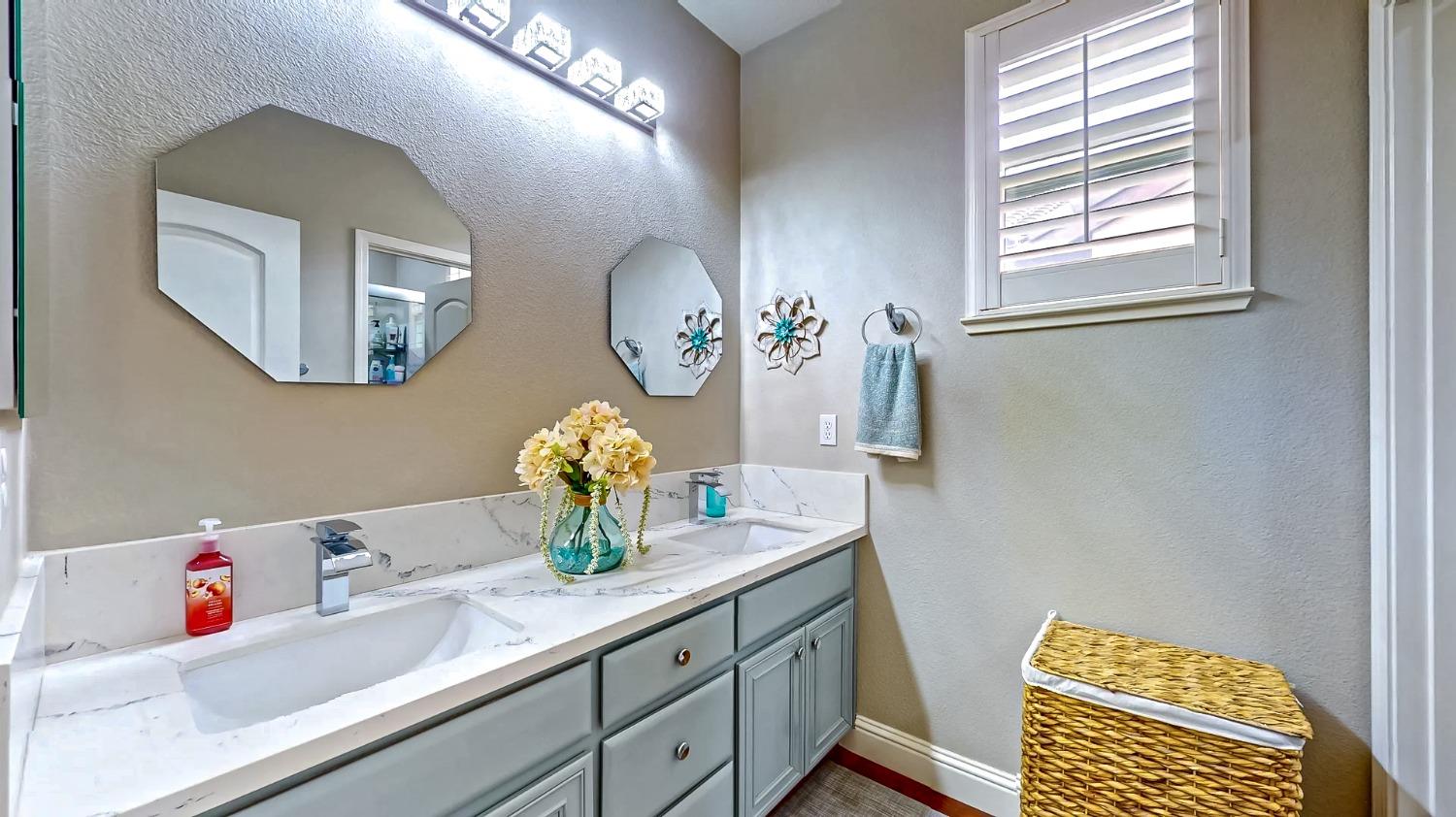 Detail Gallery Image 35 of 48 For 1281 Violet Way, Turlock,  CA 95382 - 3 Beds | 2/1 Baths