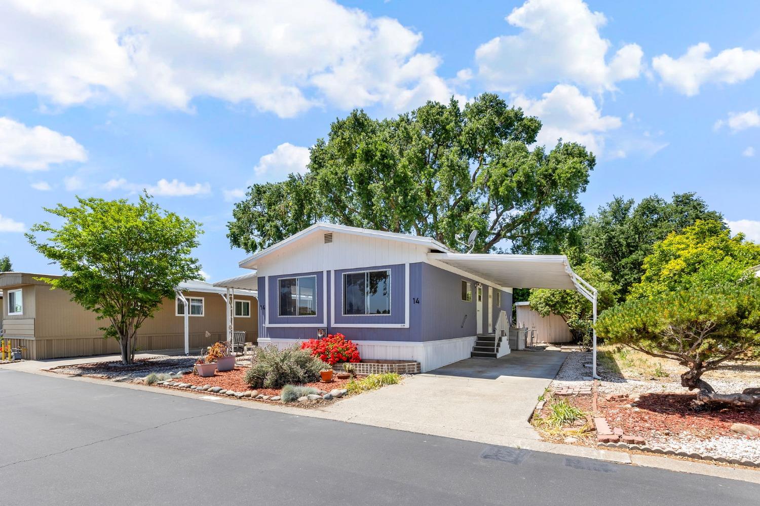 Detail Gallery Image 3 of 25 For 14 Leisureville Circle, Woodland,  CA 95776 - 2 Beds | 2 Baths