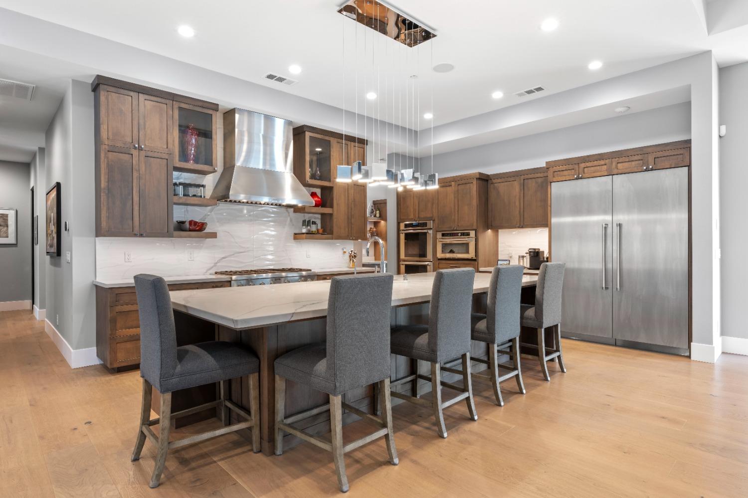 Detail Gallery Image 15 of 73 For 8452 Jomar Ln, Fair Oaks,  CA 95628 - 4 Beds | 4/1 Baths