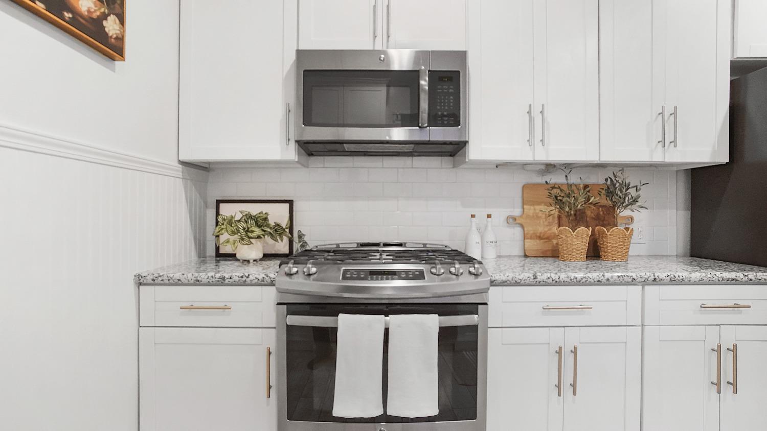 Detail Gallery Image 7 of 19 For 543 Mckinley Ave, Woodland,  CA 95695 - 3 Beds | 1/1 Baths