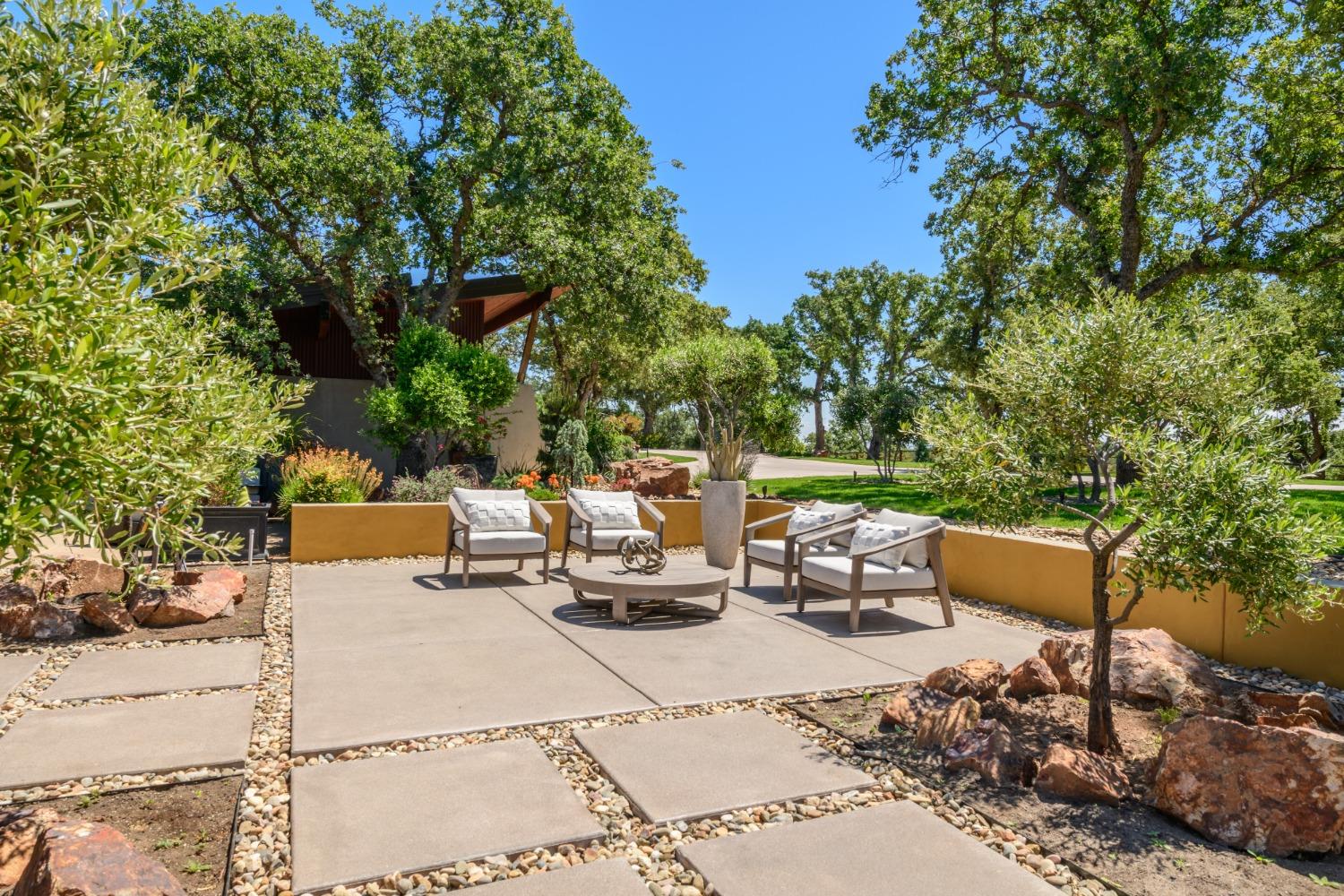 Detail Gallery Image 12 of 99 For 26000 Venada Dr, Winters,  CA 95694 - 5 Beds | 4/1 Baths