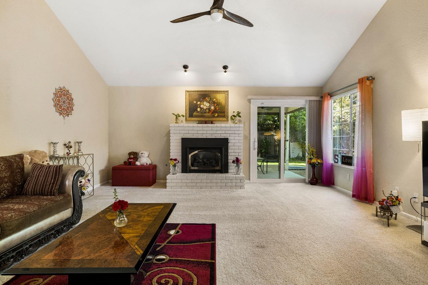 Detail Gallery Image 13 of 74 For 2460 Stabler Ln, Yuba City,  CA 95993 - 3 Beds | 2 Baths
