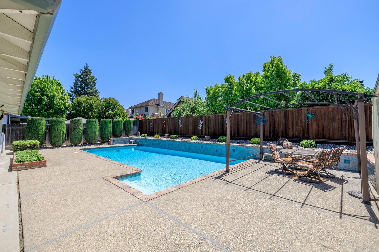 Detail Gallery Image 32 of 44 For 816 Jordanolo Dr, Ripon,  CA 95366 - 3 Beds | 2 Baths