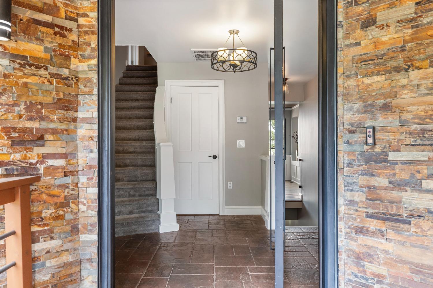 Detail Gallery Image 7 of 55 For 10008 River Oak Cir, Oakdale,  CA 95361 - 5 Beds | 3/1 Baths
