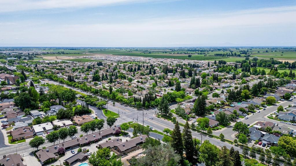 Tioga Drive, Lodi, California image 34