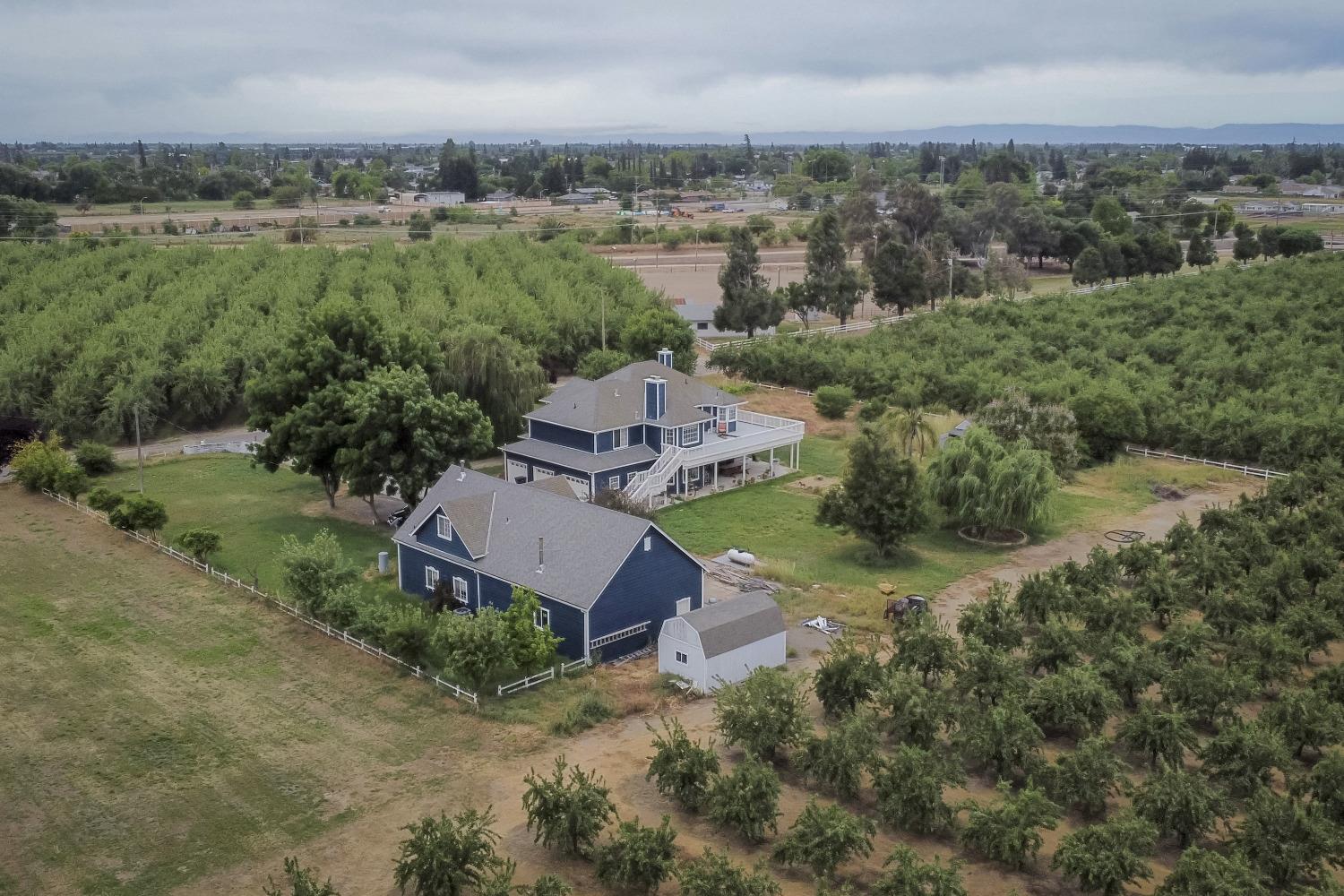 Detail Gallery Image 5 of 89 For 13247 Vineyard Road, Waterford,  CA 95386 - 5 Beds | 4 Baths