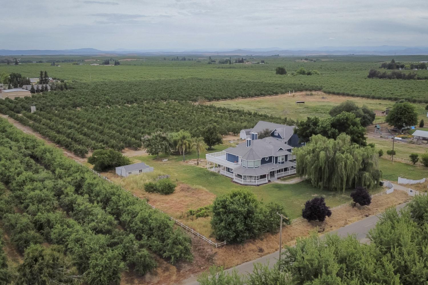 Detail Gallery Image 2 of 89 For 13247 Vineyard Road, Waterford,  CA 95386 - 5 Beds | 4 Baths