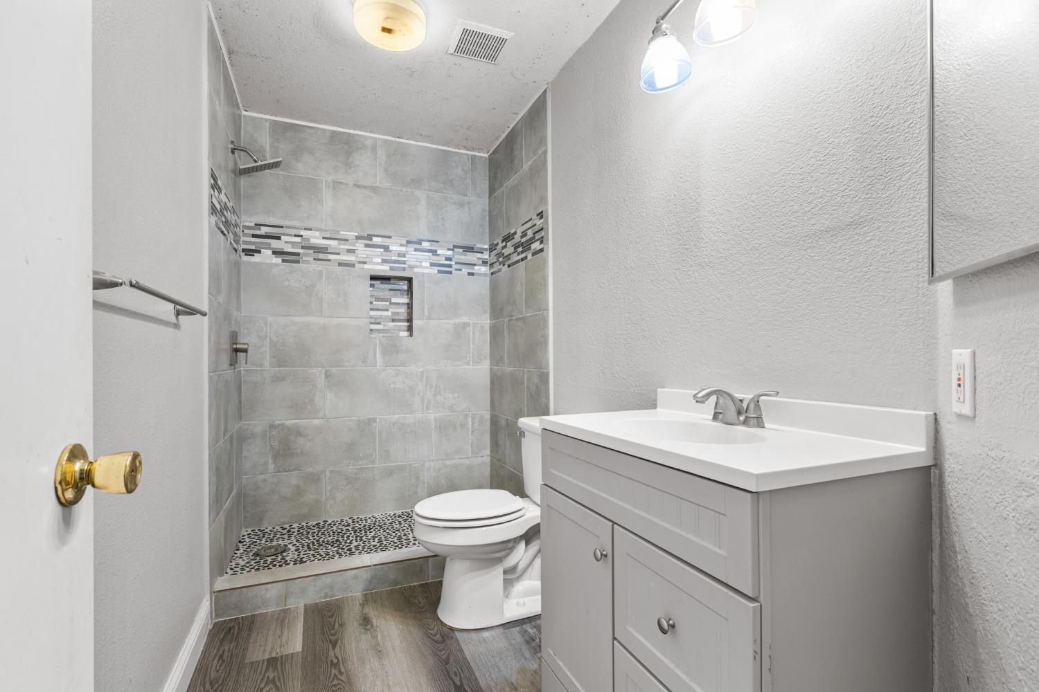 Detail Gallery Image 11 of 26 For 1162 Stormwood Ave, Galt,  CA 95632 - 4 Beds | 2 Baths