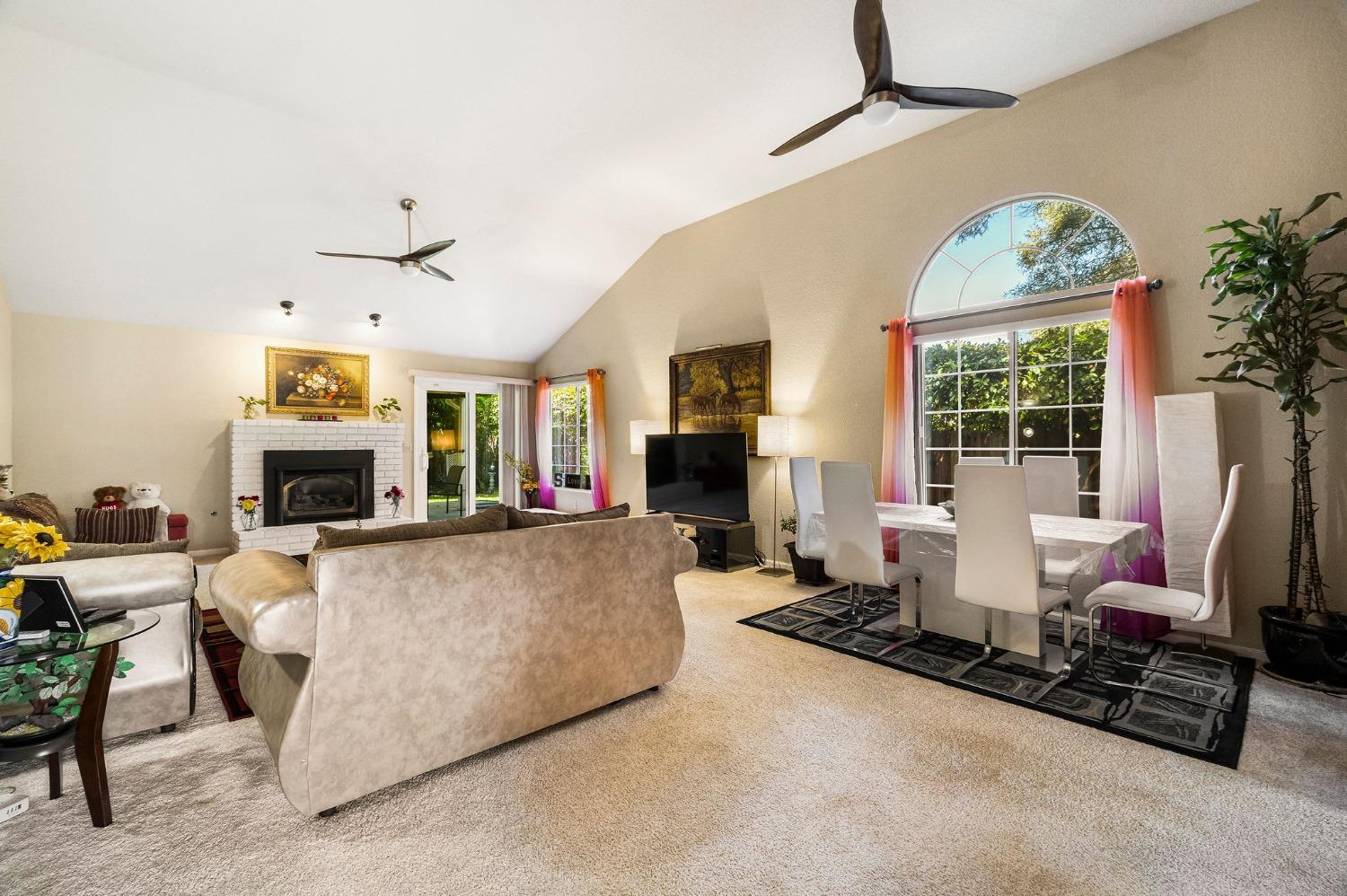 Detail Gallery Image 12 of 74 For 2460 Stabler Ln, Yuba City,  CA 95993 - 3 Beds | 2 Baths
