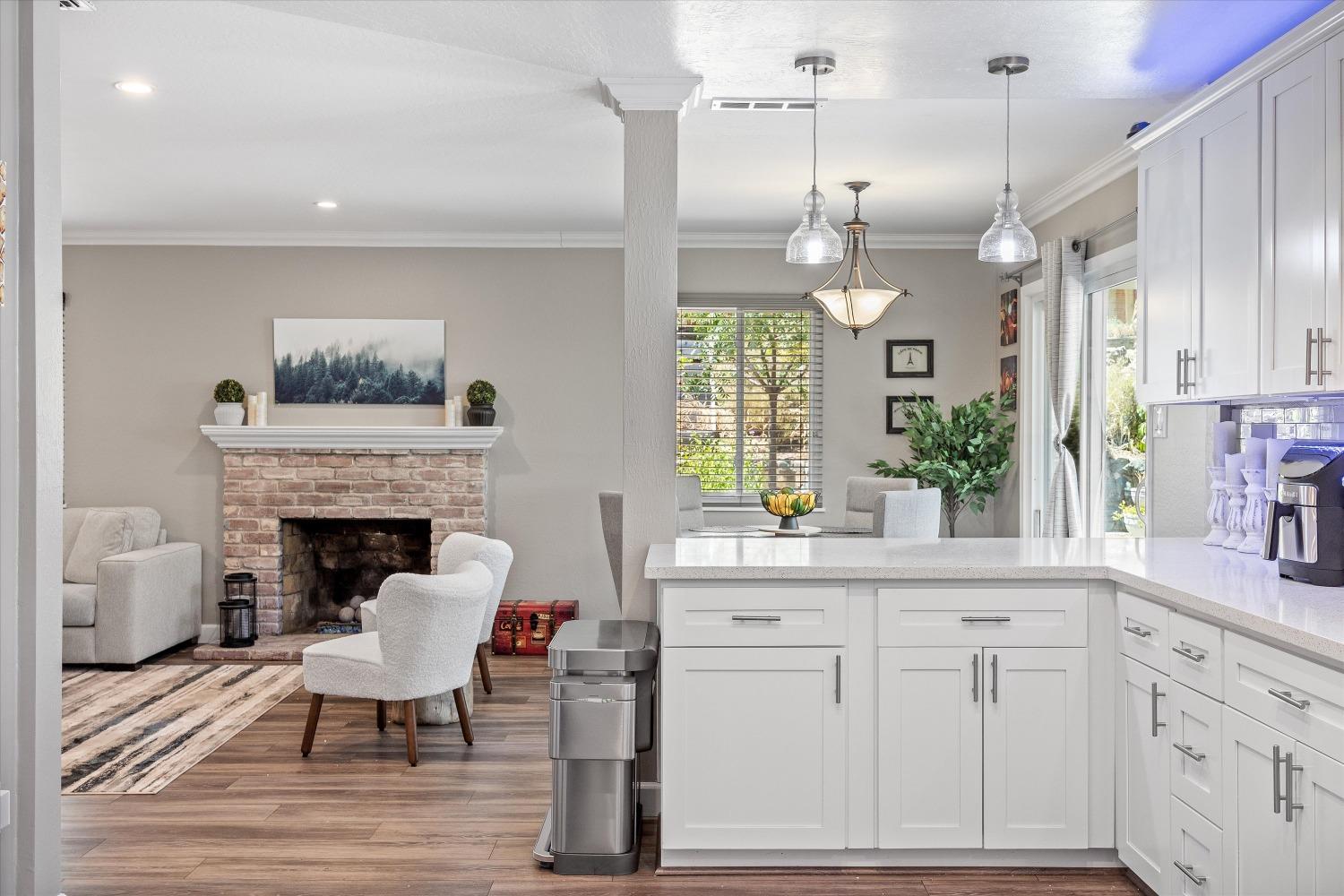 Detail Gallery Image 14 of 44 For 8175 Waikiki Dr, Fair Oaks,  CA 95628 - 4 Beds | 2 Baths