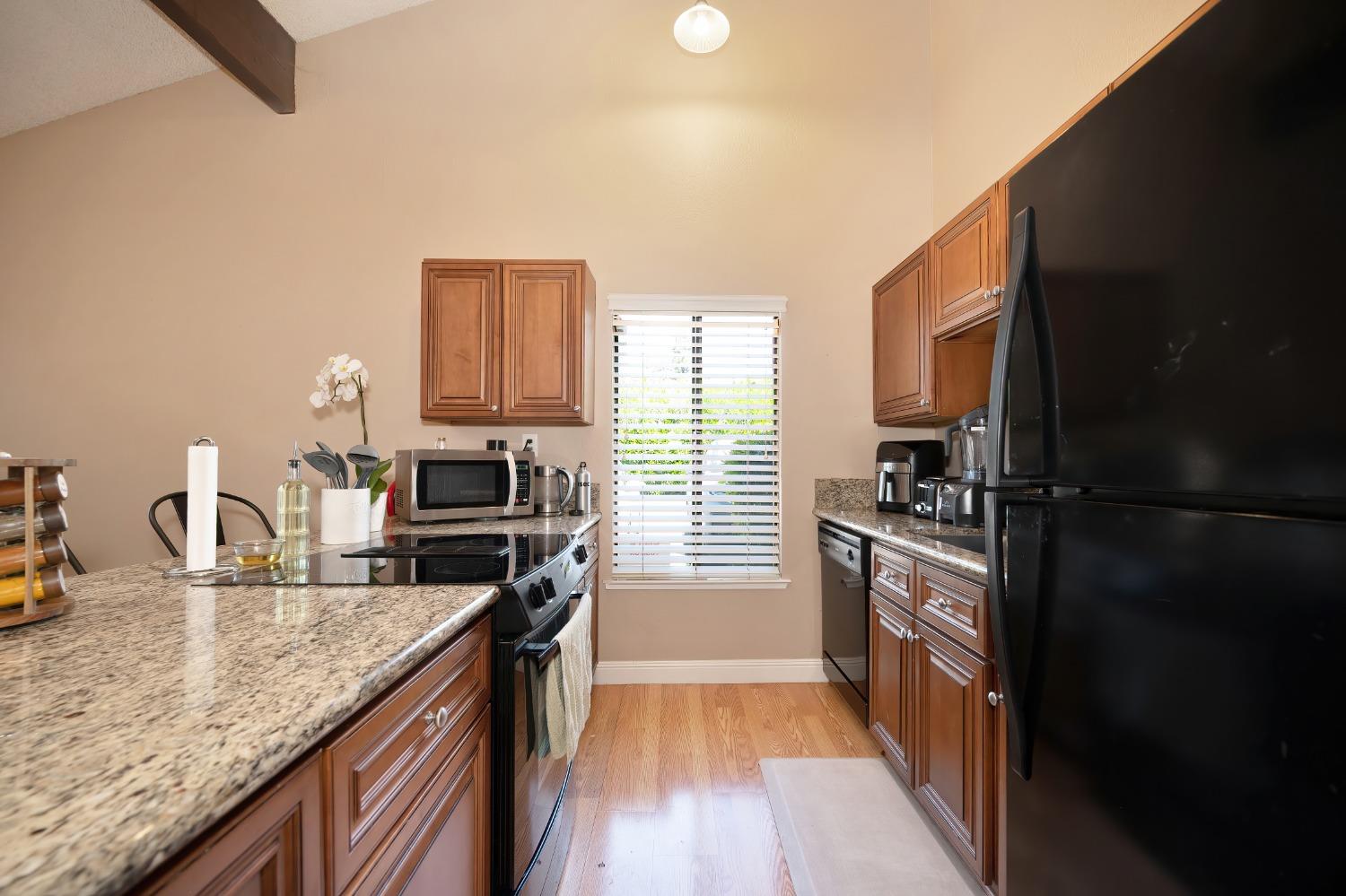 Detail Gallery Image 28 of 61 For 2473 American River Dr, Sacramento,  CA 95825 - – Beds | – Baths