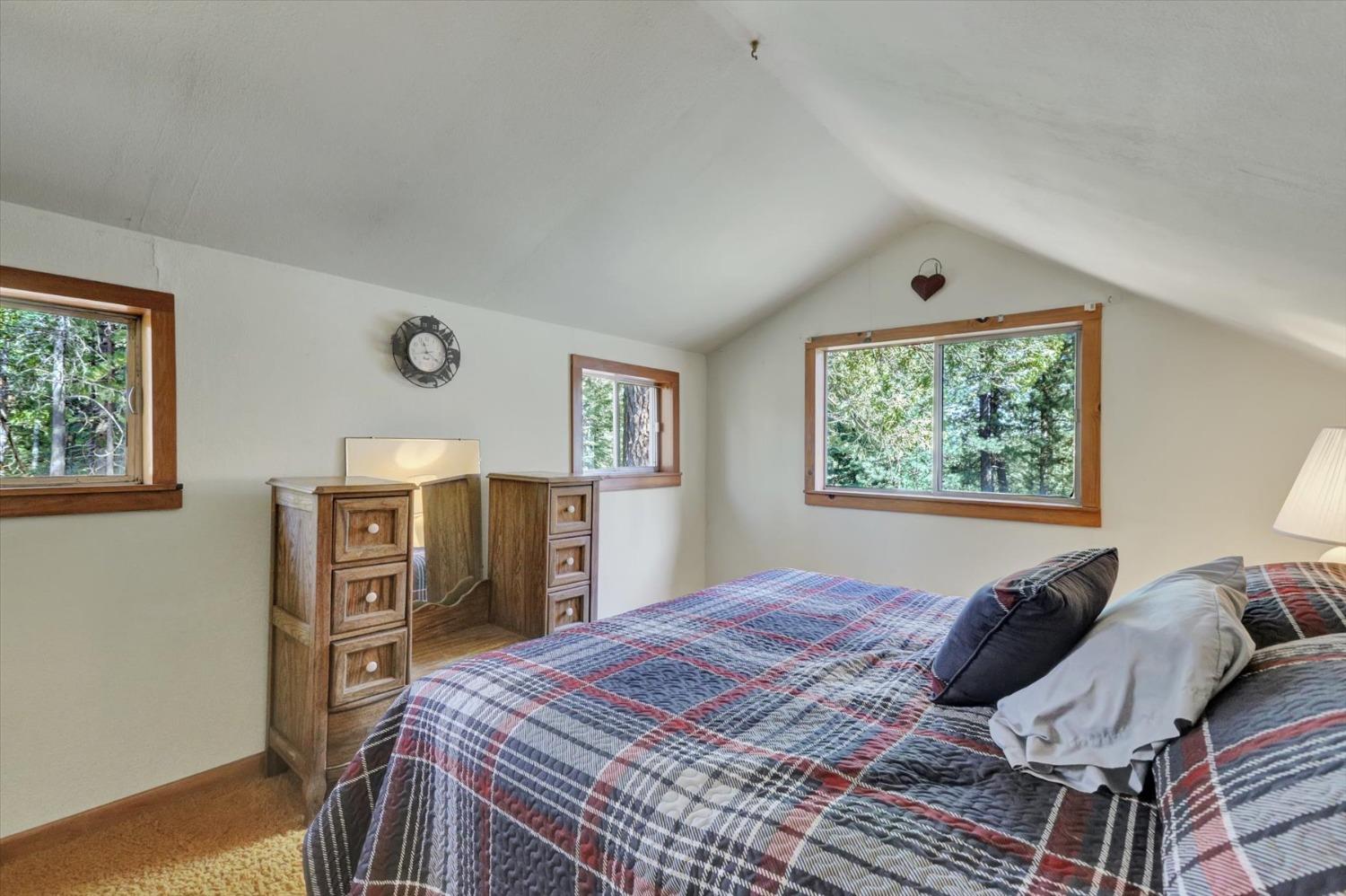 Detail Gallery Image 28 of 59 For 2051 Warren Hill Rd, Strawberry Valley,  CA 95981 - 1 Beds | 1 Baths