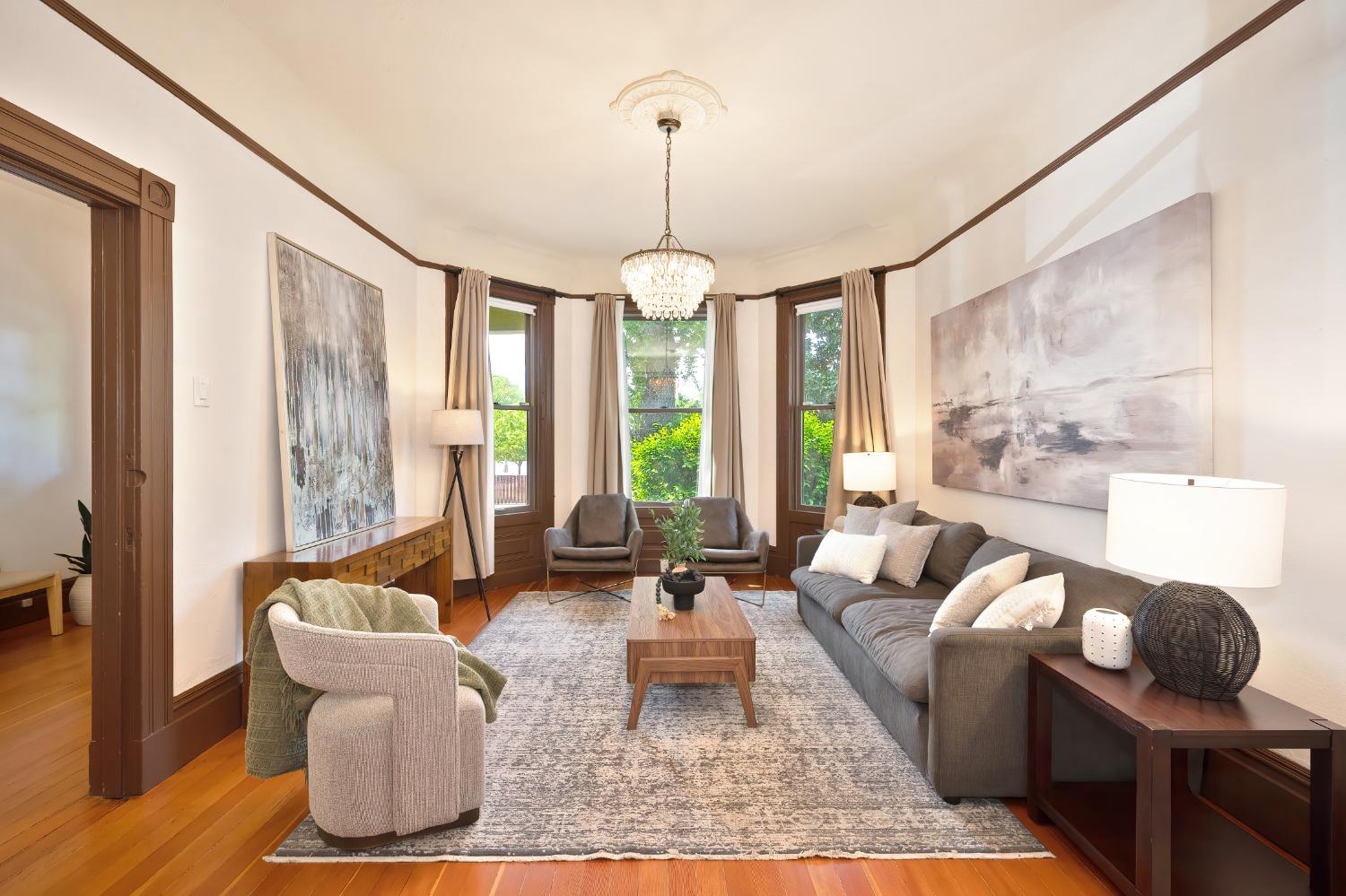 Detail Gallery Image 9 of 40 For 1111 U St, Sacramento,  CA 95818 - 4 Beds | 3/1 Baths