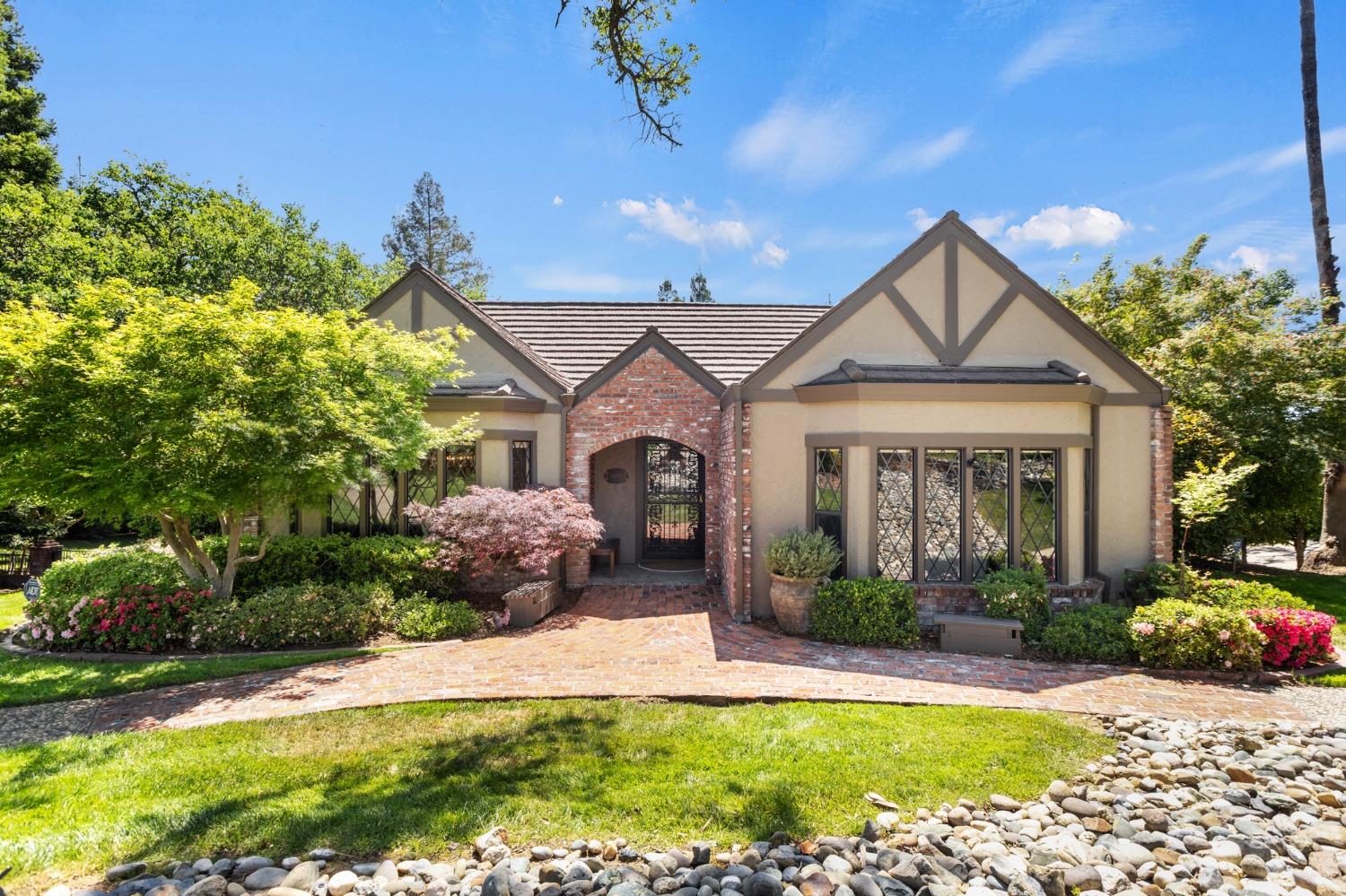 Detail Gallery Image 7 of 99 For 4010 Pretense Ct, Fair Oaks,  CA 95628 - 3 Beds | 3/1 Baths