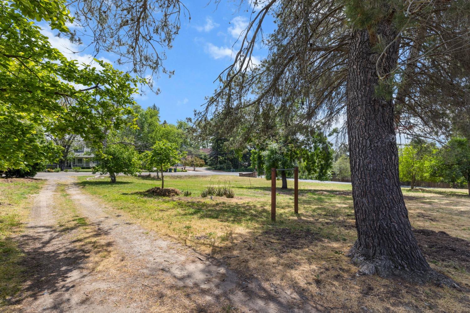 Detail Gallery Image 24 of 31 For 4615 Illinois Ave, Fair Oaks,  CA 95628 - 4 Beds | 1/2 Baths