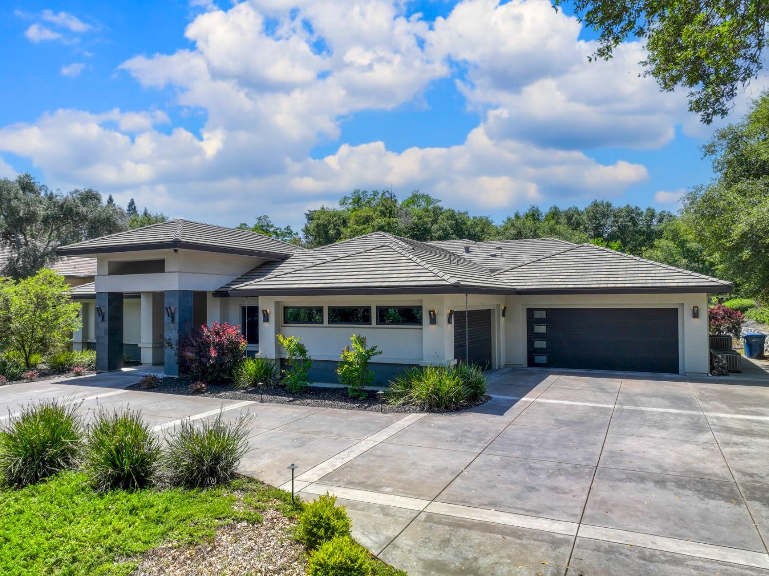 Detail Gallery Image 3 of 73 For 8452 Jomar Ln, Fair Oaks,  CA 95628 - 4 Beds | 4/1 Baths