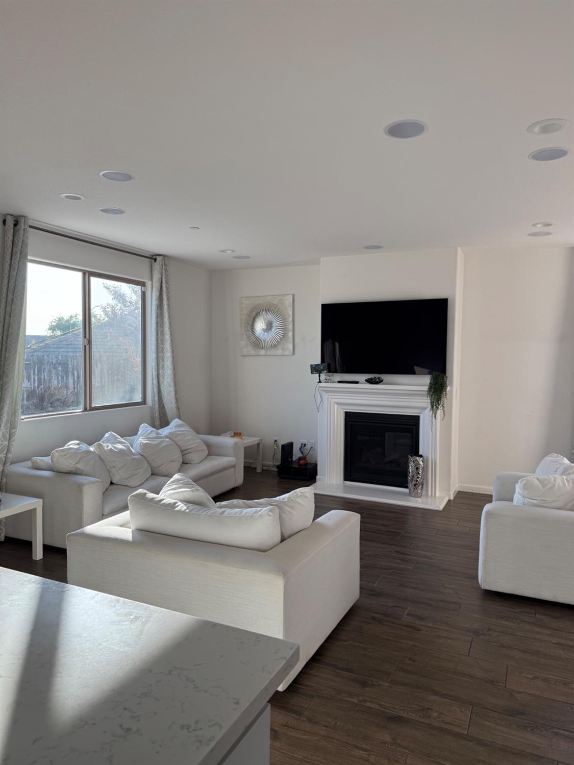 Detail Gallery Image 8 of 69 For 2816 Balaton Ct, Antelope,  CA 95843 - 4 Beds | 2/1 Baths