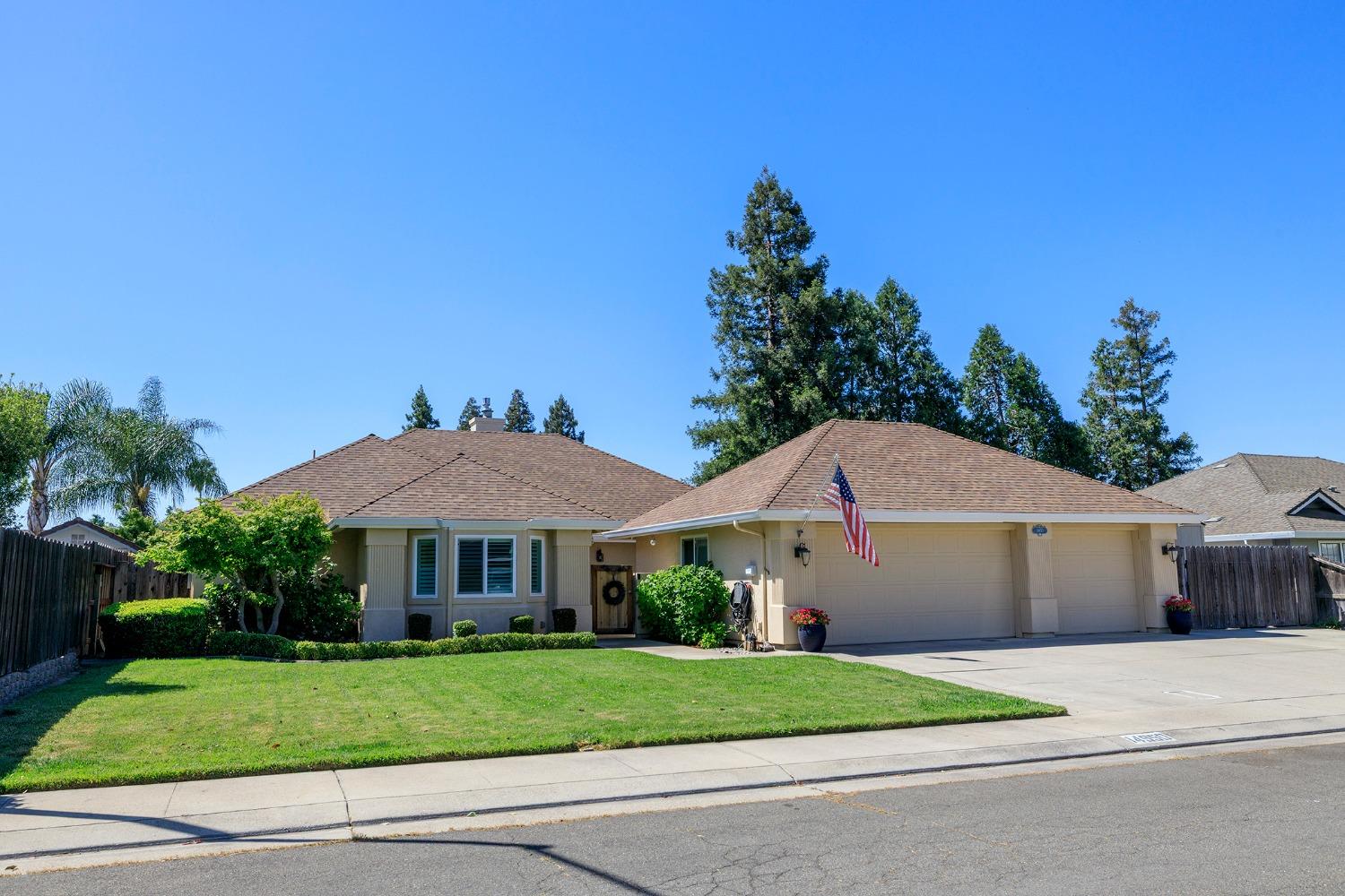 Detail Gallery Image 1 of 62 For 14950 Manzanita Way, Lockeford,  CA 95237 - 4 Beds | 2 Baths