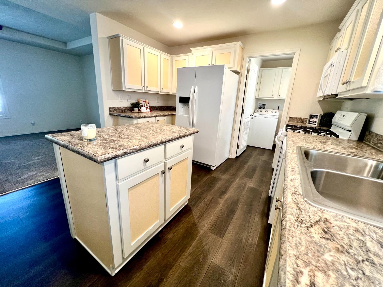 Detail Gallery Image 11 of 29 For 53 Saxton Cir 53, Citrus Heights,  CA 95610 - 3 Beds | 2 Baths