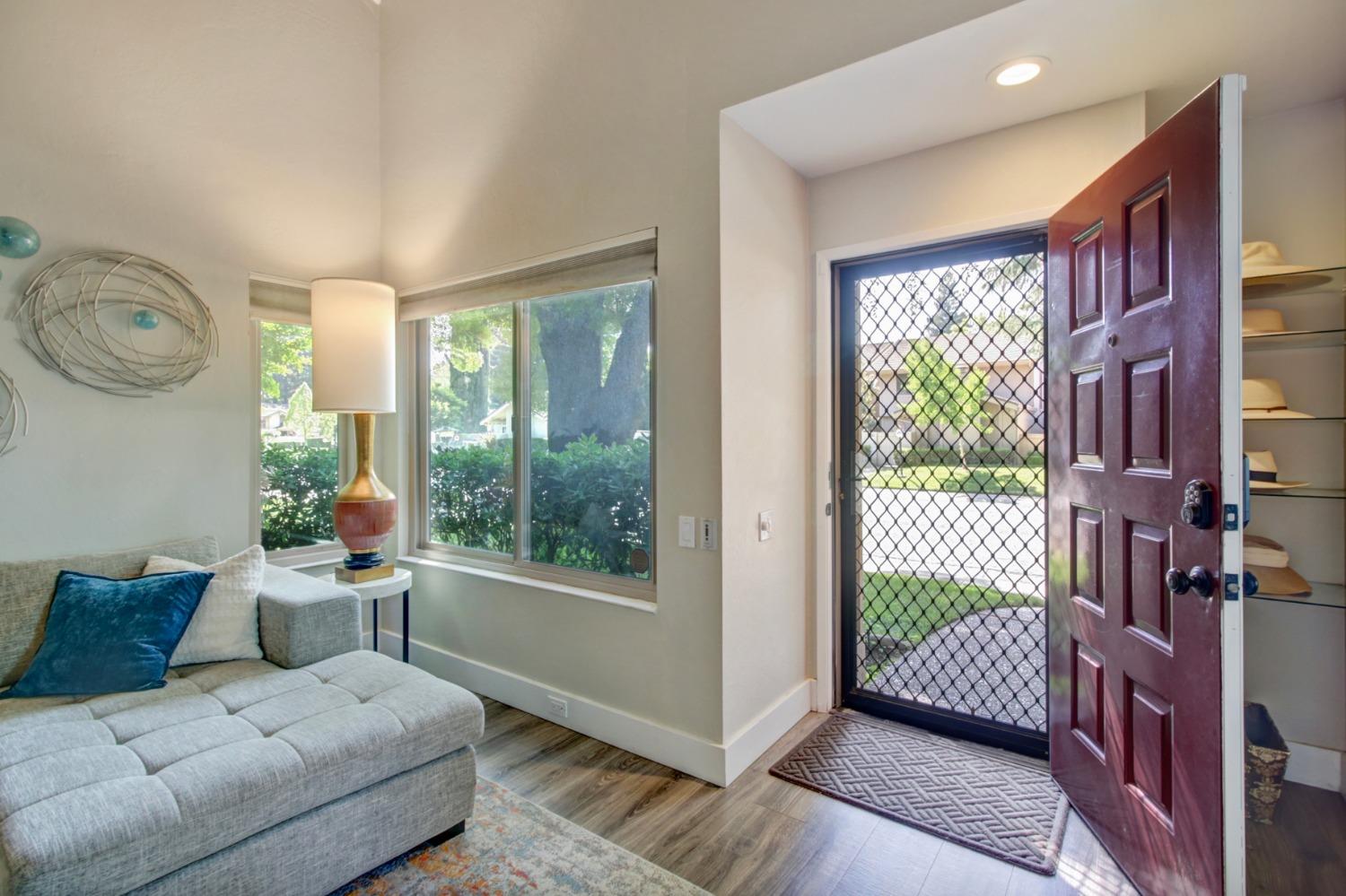 Detail Gallery Image 2 of 45 For 244 Hartnell Pl, Sacramento,  CA 95825 - 2 Beds | 2/1 Baths