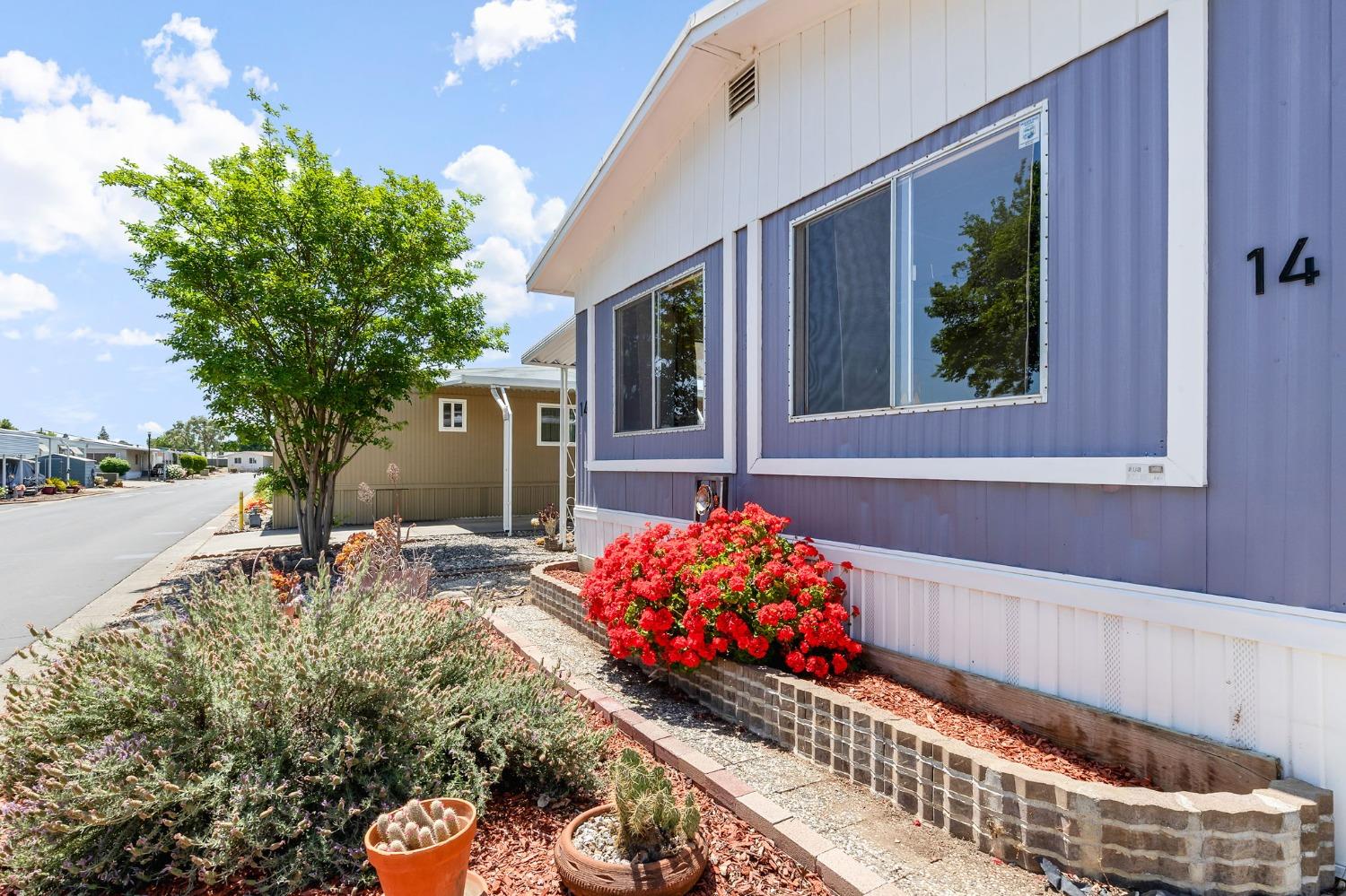 Detail Gallery Image 5 of 25 For 14 Leisureville Circle, Woodland,  CA 95776 - 2 Beds | 2 Baths