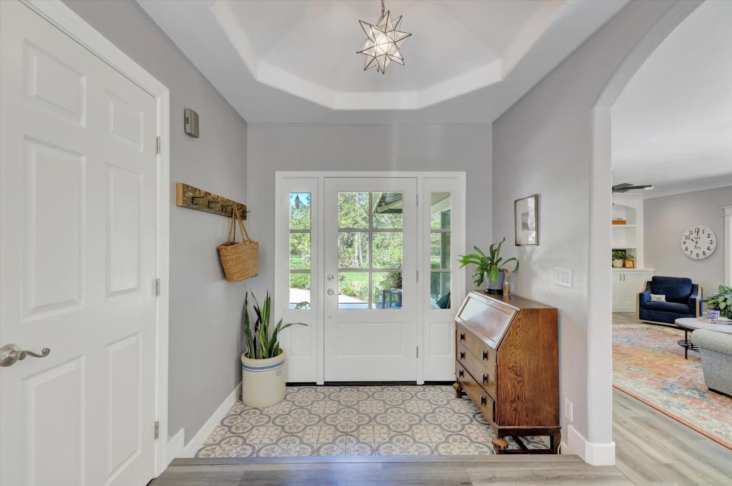 Detail Gallery Image 3 of 61 For 1075 Pine Vista Ln, Meadow Vista,  CA 95722 - 3 Beds | 2 Baths