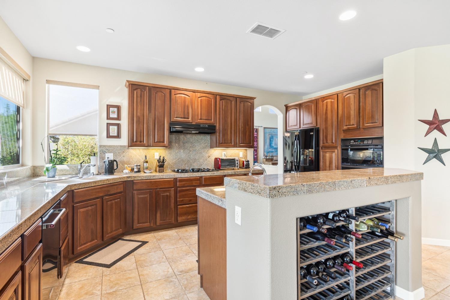 Detail Gallery Image 31 of 67 For 18190 Mallard St, Woodland,  CA 95695 - 5 Beds | 3 Baths