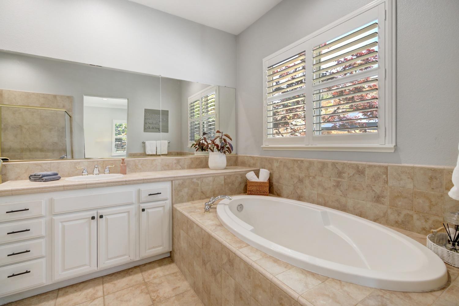Detail Gallery Image 41 of 86 For 4133 Morningview Way, El Dorado Hills,  CA 95762 - 5 Beds | 3 Baths