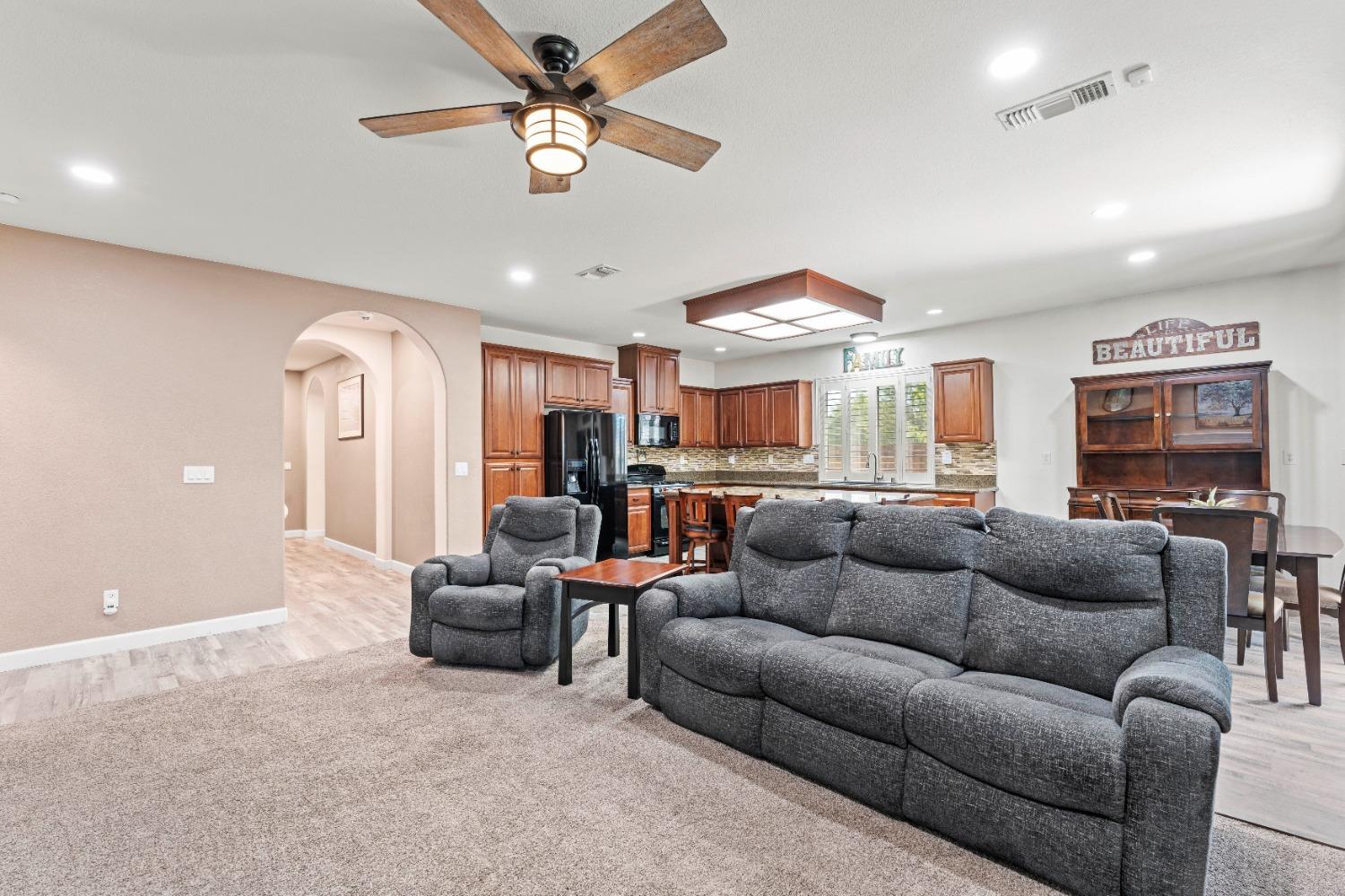 Turnberry Dr, Linda, California image 29
