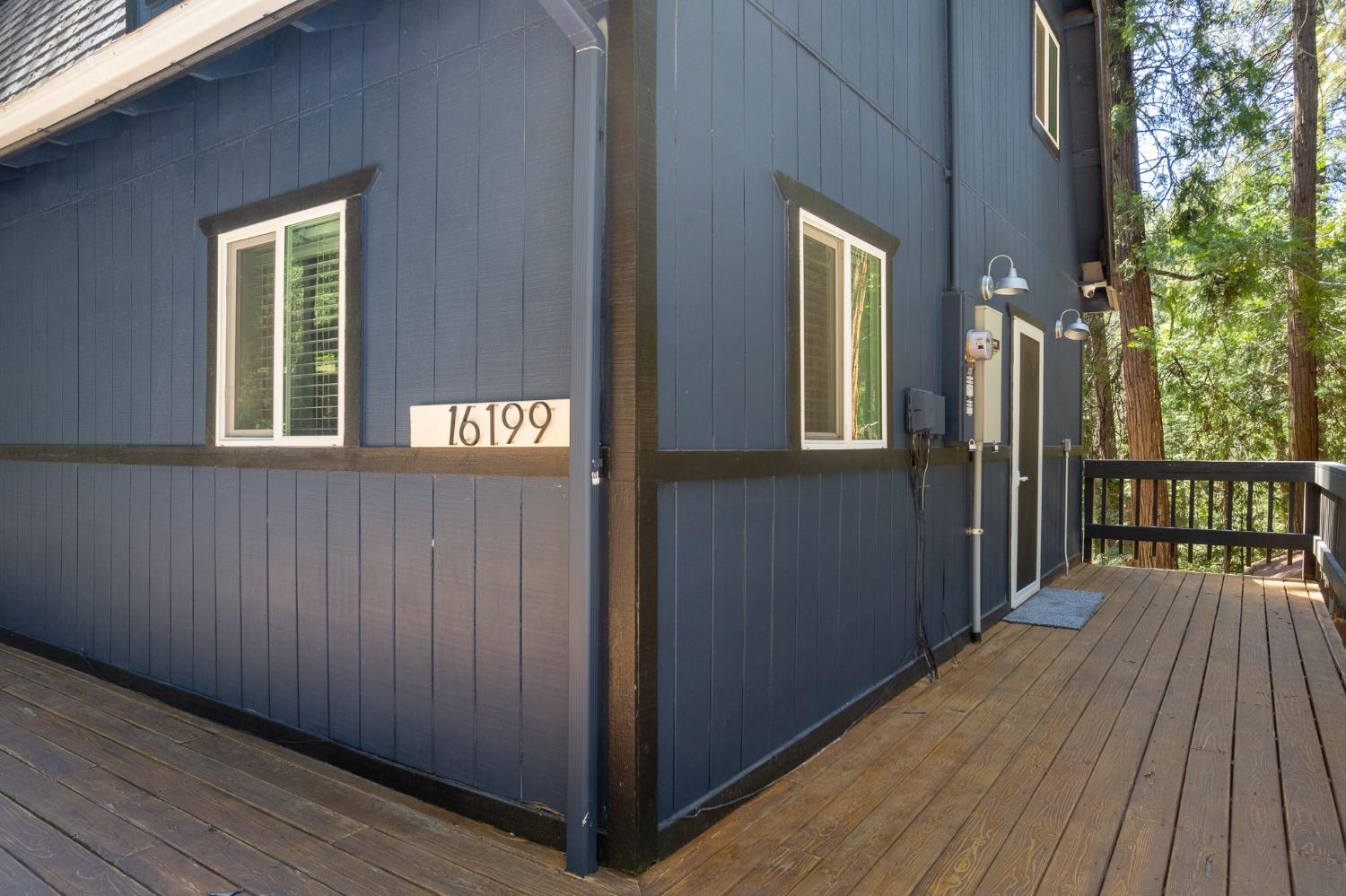 Detail Gallery Image 4 of 54 For 16199 Pioneer Creek Rd, Pioneer,  CA 95666 - 4 Beds | 2 Baths