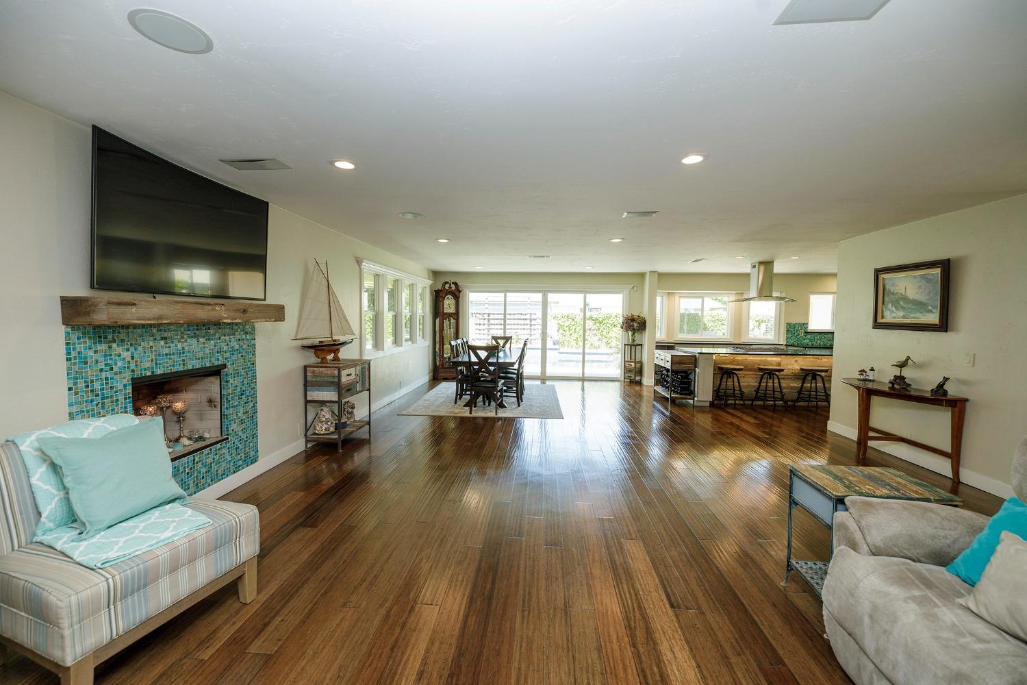 Detail Gallery Image 14 of 62 For 14950 Manzanita Way, Lockeford,  CA 95237 - 4 Beds | 2 Baths