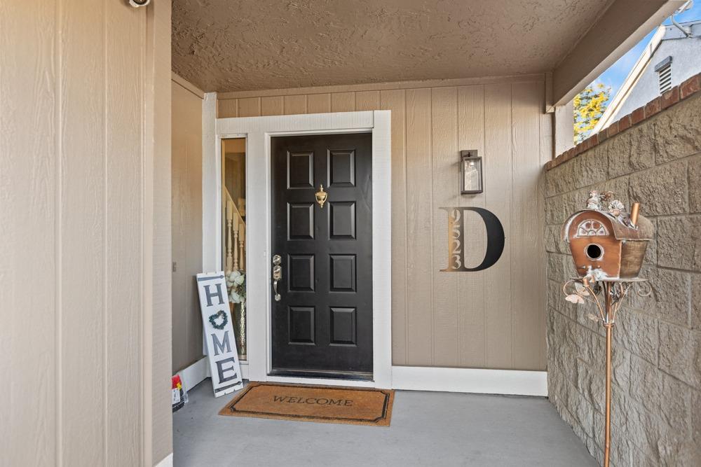 Detail Gallery Image 7 of 47 For 9523 Dunkerrin Way, Elk Grove,  CA 95758 - 3 Beds | 2/1 Baths