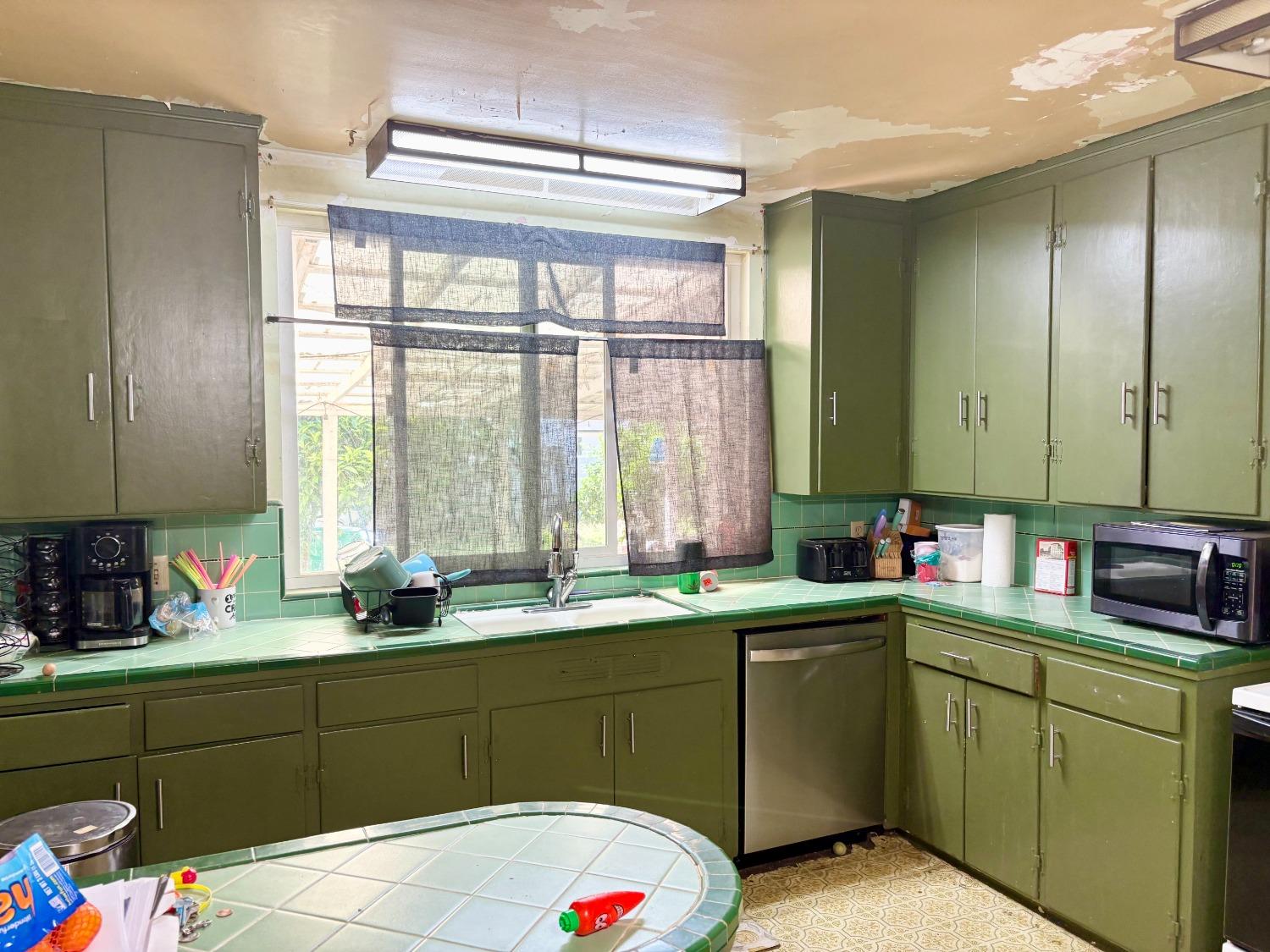 Detail Gallery Image 5 of 25 For 327 Cross St, Lodi,  CA 95242 - 3 Beds | 2 Baths