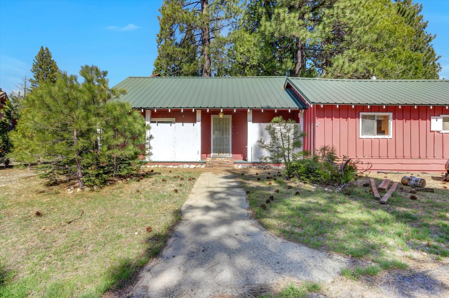 Detail Gallery Image 4 of 59 For 2051 Warren Hill Rd, Strawberry Valley,  CA 95981 - 1 Beds | 1 Baths