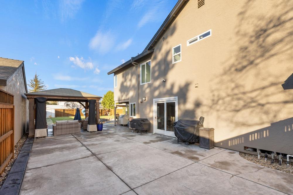 Detail Gallery Image 35 of 47 For 9523 Dunkerrin Way, Elk Grove,  CA 95758 - 3 Beds | 2/1 Baths